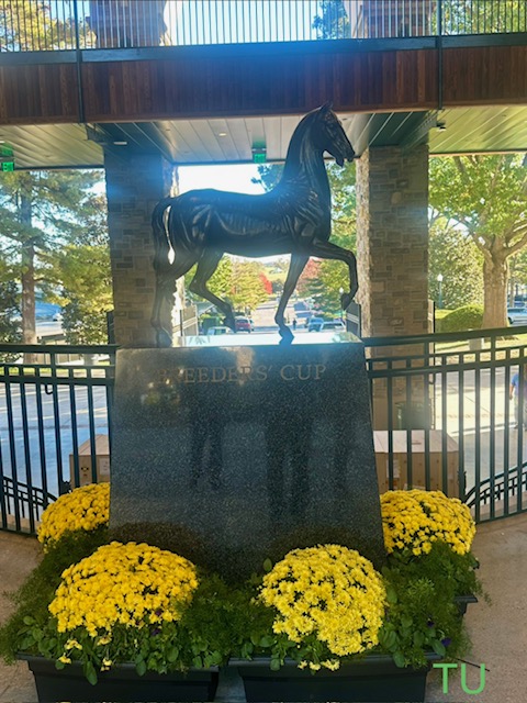 The Torrie Horse reproduction is the Breeders' Cup trophy